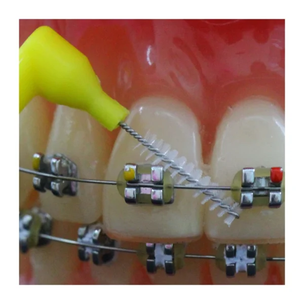 L Shape Dental Interdental Brush - view 3 IB521 L Shape Dental Interdental Brush — detail view 3